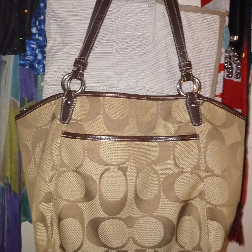Coach purse - Picture 2 of 3